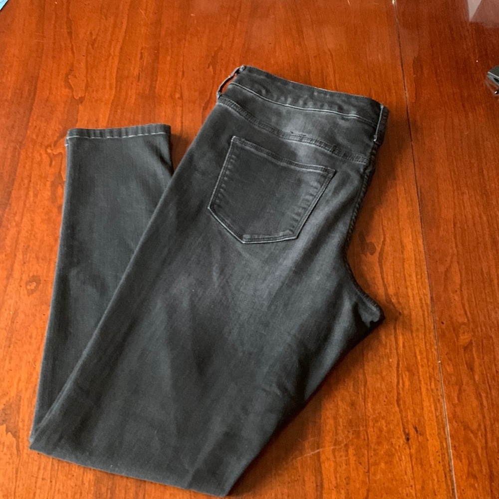 Women’s black Universal Thread Mid-Rise Skinny jeans sz10R